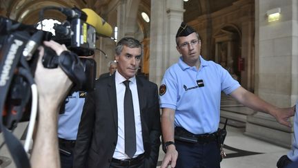 Jérôme Cahuzac arrive au palais de justice de Paris, le 5 septembre 2016. (PHILIPPE LOPEZ / AFP)