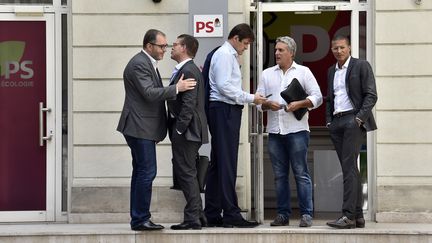 Des membres de la direction collégiale provisoire deu Parti socialiste, le 17 juillet 2017 à Paris.&nbsp; (ALAIN JOCARD / AFP)