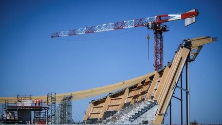 Des travaux à Saint-Denis (Seine-Saint-Denis), le 9 août 2022. (STEPHANE DE SAKUTIN / AFP)