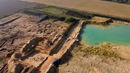 La carrière de Changis-sur-Marne où a été découvert le mammouth. Au fond, la Marne.
 (Denis Gliksman, Inrap)