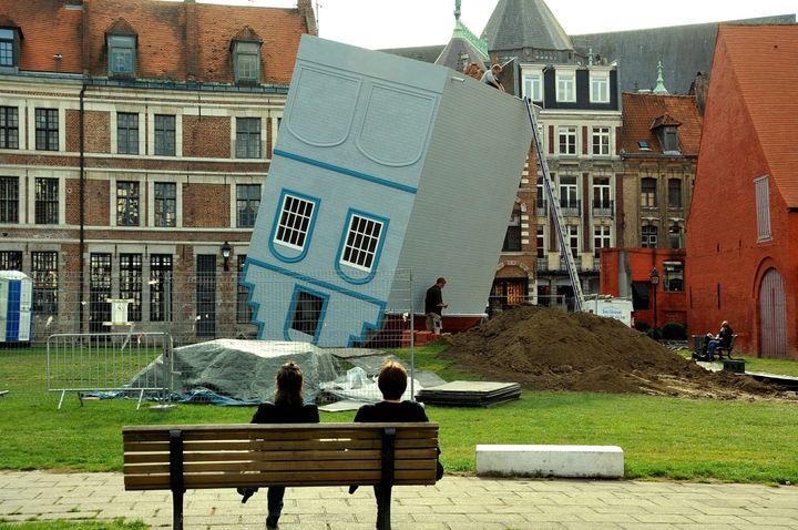 La maison renversée, avenue du Peuple Belge dans le Vieux-Lille
 (Stéphane Mortagne/PhotoPQR/La Voix du Nord)