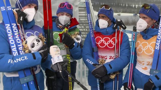 Comme à Pyeongchang il y a quatre ans, les fondeurs français ont décroché la médaille de bronze en relais sur ces Jeux olympiques de Pékin 2022. Richard Jouve, Hugo Lapalus, Clément Parisse et Maurice Manificat se réjouissent de cette médaille, la première pour le ski de fond sur ces Jeux.