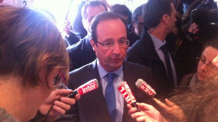 Le candidat socialiste &agrave; la pr&eacute;sidentielle, Fran&ccedil;ois Hollande, le 24 avril 2012. (BASTIEN HUGUES / FTVI)