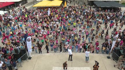 Un flashmob géant à Alès pour soutenir la candidature de l'agglomération au titre de Capitale de la culture 2024 (FRANCE 3)