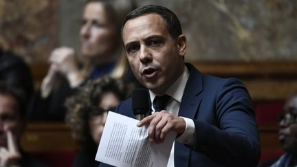 Adrien Taquet à l'Assemblée nationale, à Paris, le 16 octobre 2018. (STEPHANE DE SAKUTIN / AFP)