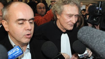 Me J&eacute;r&ocirc;me Boursican (G), avocat de l'&eacute;lue EE-LV Florence Lamblin, le 17 f&eacute;vrier 2012 &agrave; Paris. (MEHDI FEDOUACH / AFP)