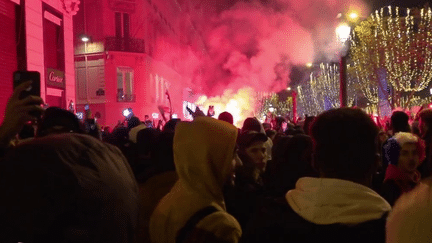 Coupe du monde 2022 : les supporters fêtent la qualification en finale des Bleus (FRANCE 2)