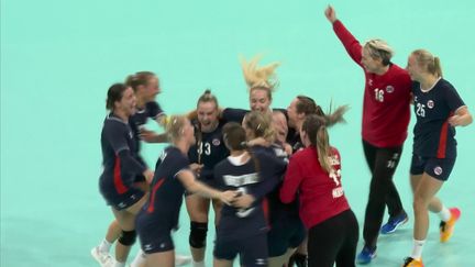 Paris 2024 : les handballeuses de l'équipe de France décrochent l'argent face à la Norvège