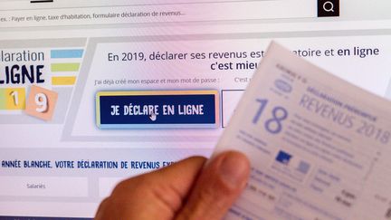 Les&nbsp;hackers&nbsp;n'ont pas piraté directement le site des impôts, mais les boîtes mail de leurs victimes, dont ils ont pris possession. (MAXPPP)