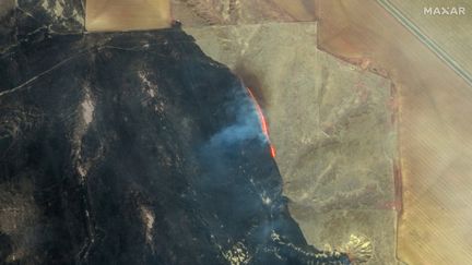 La progression du feu est visible depuis l'espace, comme le montre cette image satellite de Maxar Technologies se focalisant sur le nord-ouest du village de Miami, à une cinquantaine de kilomètres d'Amarillo, le 28 février 2024. (SATELLITE IMAGE 2024 MAXAR TECH / AFP)