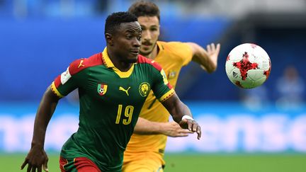 À l'image de ce duel entre le Camerounais Collins Fai (à g.) et l'Australien Mathew Leckie, personne n'a pris le dessus lors de cette rencontre de la Coupe des Confédérations 2017.  (KIRILL KUDRYAVTSEV / AFP)