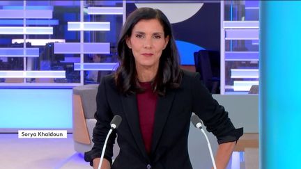 Le 23h info du samedi 11 novembre, présenté par Sorya Khaldoun sur franceinfo, est consultable en ligne en replay pour voir et revoir ce journal télévisé qui décrypte l'actualité. Retrouvez les dernières infos du week-end, les grands reportages, les interviews et les explications de la rédaction sur toute l’actualité nationale et internationale. (FRANCEINFO)