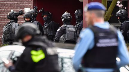 Des policiers à Utrecht aux Pays-Bas après l'attaque du 18 mars 2019. (ROBIN UTRECHT / ANP / AFP)