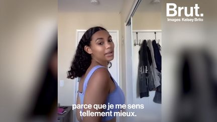 Peu après ses 18 ans, elle a subi une réduction mammaire. Sur TikTok, Kelsey a choisi de partager son expérience. Elle raconte pourquoi.