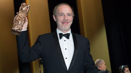 Arnaud Desplechin et son César du meilleur réalisateur
 (VILLARD/NIVIERE/SIPA)