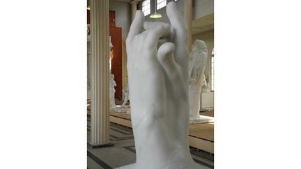 Même si Rodin se rendait tous les jours dans ses ateliers parisiens, c&#039;est à Meudon qu&#039;il concevait la partie la plus intime de son oeuvre.
 (Culturebox - FTV)