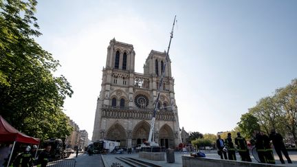 La cathédrale Notre-Dame de Paris, le 19 avril 2019, quatre jours après l'incendie qui a dévoré sa charpente. (PHILIPPE WOJAZER / POOL / AFP)