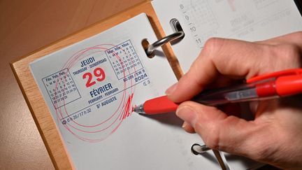 Un calendrier avec la date du jeudi 29 février 2024, photographié à Montpellier (Hérault). (JEAN-MICHEL MART / LE MIDI LIBRE / MAXPPP)