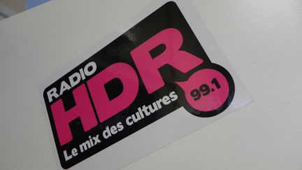 &nbsp; (Le logo de la radio HDR, dans le quartier des Hauts de Rouen © RF)