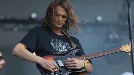 Stu Mackenzie, le leader de King Gizzard and the Lizard Wizard à Rock en Seine samedi soir.
 (Gilles Scarella / FTV)