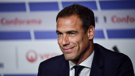 Le nouveau directeur du recrutement de l'OL, Bruno Cheyrou, lors d'une conférence de presse le 10 juin 2020. (JEFF PACHOUD / AFP)