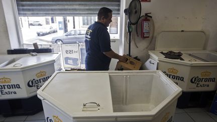 Un magasin vendant de l'alcool à Monterrey,&nbsp;dans l'Etat du&nbsp;Nuevo Léon, le 3 avril 2020.&nbsp;Premier exportateur de bière au monde, le Mexique&nbsp;a stoppé sa production à cause du coronavirus. (JULIO CESAR AGUILAR / AFP)