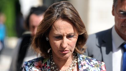 Lundi 18 juin, S&eacute;gol&egrave;ne Royal sort du Conseil r&eacute;gional &agrave; Poitiers. La pr&eacute;sidente, d&eacute;faite aux l&eacute;gislatives la veille, a tenu &agrave; pr&eacute;sider la s&eacute;ance.&nbsp; (ALAIN JOCARD / AFP)