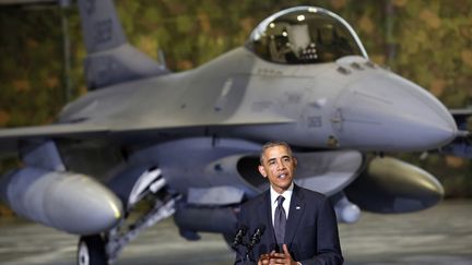 &nbsp; (Obama a rencontré des pilotes militaires polonais et américains à l'aéroport de Varsovie © REUTERS | Kevin Lamarque)