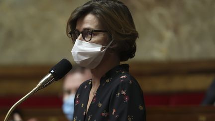 La députée Agir de Seine-Maritime Agnès Firmin Le Bodo, lors d'une séance de questions au gouvernement à l'Assemblée nationale, le 26 janvier 2021. (SEBASTIEN MUYLAERT / MAXPPP)