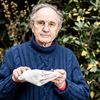 Jean-Paul Hamon, médecin généraliste&nbsp;et&nbsp;président d'honneur de la Fédération des médecins de France, le 13 décembre 2020 à Clamart (Hauts-de-Seine). (DANIEL DERAJINSKI / HANS LUCAS / AFP)