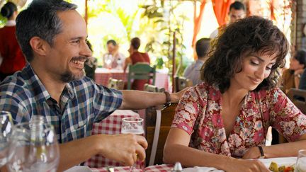 Gael García Bernal et Penélope Cruz dans "Cuban Network" de Olivier Assayas. (Copyright Memento Films Distribution)