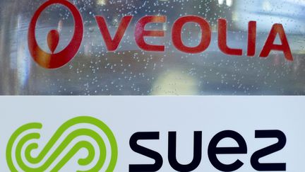 Engie, l'actionnaire principal de Suez, a finalement accepté de vendre ses parts à Veolia, malgré le désaccord de l'Etat. (KENZO TRIBOUILLARD / AFP)