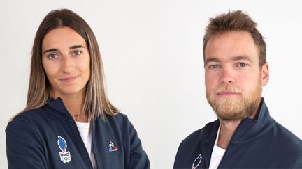 Les athlètes Perrine Laffont et Antonin Guigonnat lors de la présentation de l'équipe de France olympique, le 4 octobre 2021 à Romilly-sur-Seine (Aube). (AFP)