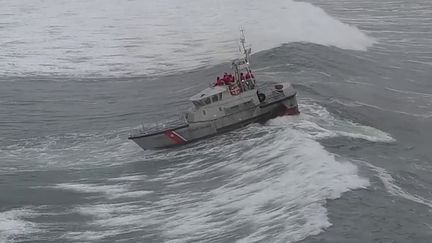 Pacifique : à bord des navires de gardes-côtes dans l’une des zones les plus dangereuses de la planète (France 2)