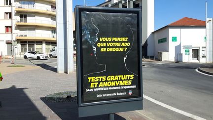 Campagne d'affichage à Béziers pour lutter contre la consommation de cannabis. (GAELLE SCHULLER/RADIO FRANCE)