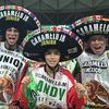 Des supporters mexicains lors du match de Coupe du monde entre l'Arabie saoudite et le Mexique au stade Lusail, le 30 novembre 2022. (MUSTAFA YALCIN / AFP)