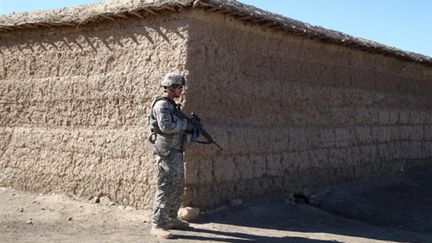 Un G.I patrouille dans la région de Khost au sud-est de Kaboul - 18/02/2009 (AFP Thibauld Malterre)