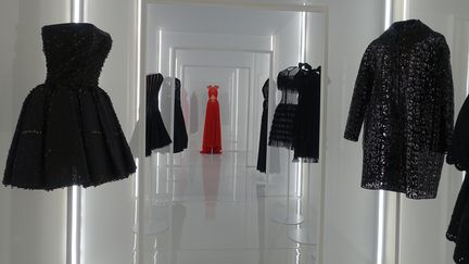 Exposition "Alaïa et Balenciaga. Sculpteurs de la forme" : nouvel accrochage&nbsp; (CORINNE JEAMMET)