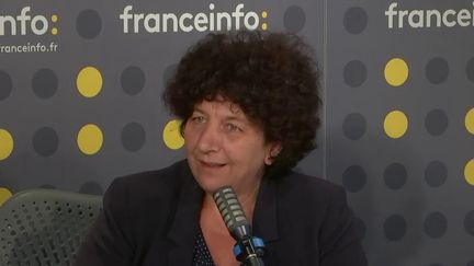 Frédérique Vidal, ministre de l'Enseignement supérieur,&nbsp;était l'invitée de la matinale de franceinfo le 17 juillet 2020 (capture écran). (FRANCEINFO / RADIO FRANCE)