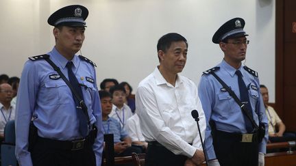 L'ex-dirigeant communiste chinois Bo Xilai lors de son proc&egrave;s au tribunal populaire de Jinan (Chine), le 22 ao&ucirc;t 2013. (AFP PHOTO / JINAN INTERMEDIATE PEOPLE'S COURT)