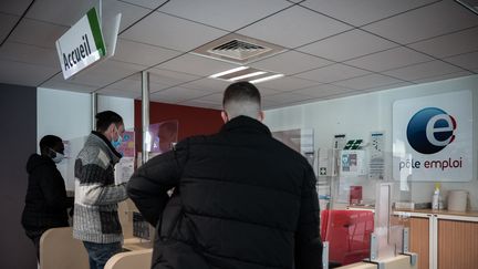 Une agence "Pôle Emploi" à Bordeaux, le 8 février 2022. (photo d'illustration). (PHILIPPE LOPEZ / AFP)