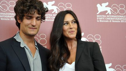 Louis Garrel&nbsp;et Monica Bellucci&nbsp;(ici &agrave; Venise, le 2 septembre 2011) sont tous deux nomin&eacute;s. (ALBERTO PIZZOLI / AFP)