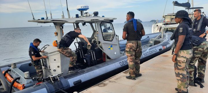 The boat of the nautical brigade of the Mayotte gendarmerie, departing from the coast of Mamoudzou, Tuesday April 25, 2023. (SANDRINE ETOA-ENDEGUE)