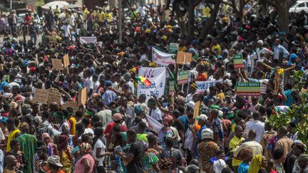 Des manifestants protestent à Cotonou contre "l'autoritarisme" du président béninois Patrice Talon, le 11 mars 2019. (YANICK FOLLY / AFP)