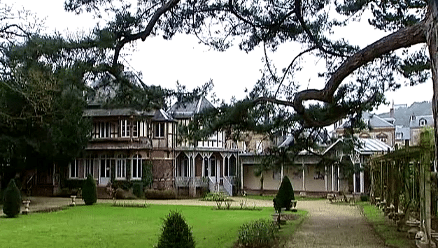 La maison de Maurice Leblanc à Etretat
 (France 2 )