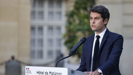 Le Premier ministre démissionnaire Gabriel Attal à Matignon, le 7 juillet 2024. (LUDOVIC MARIN / AFP)