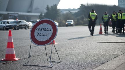 &nbsp; (Les contrôles de police ont été renforcés aux portes de Paris, comme ici porte Maillot © SIPA/ Nicolas Messyasz)