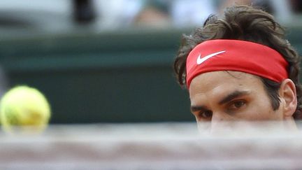 Roger Federer s'est qualifié pour le troisième tour à Roland-Garros (DOMINIQUE FAGET / AFP)