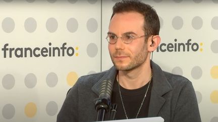 Tous les jours, Clément Viktorovitch décrypte les discours politiques et analyse les mots qui font l'actualité. (FRANCEINFO)