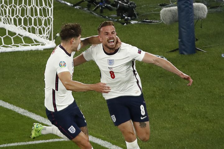 Jordan Henderson célèbre son but face à l'Angleterre, le 3 juillet à Rome (ALESSANDRO GAROFALO / AFP)